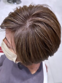アース 長久手店(HAIR & MAKE EARTH)の写真/隠さずにぼかす！《白髪ぼかしカラー》が人気★キレイに魅せるグレイカラーで艶のある大人髪に♪