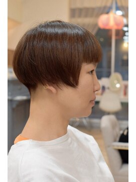 フロラクロマ 上通NEWS裏(FLORACHROMA) ミニマルなショートボブ