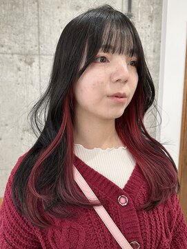 サクラ オモテサンドウ(SAKURA) ポニーテールも可愛いインナーカラーチェリーレッド表参道