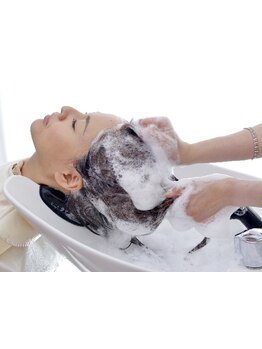 ★フルフラットシャンプー台での上質SPA★プチ～本格スパで癒し＆頭皮から髪質改善★首周りリンパケアも◎