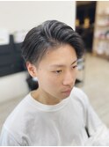スーツビジネス黒髪短髪メンズ・シークレットパーマ・眉毛