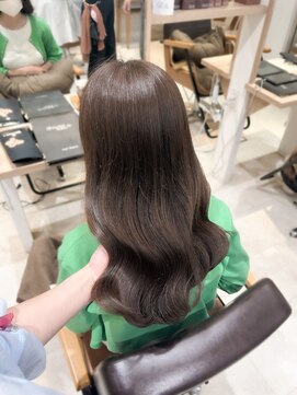ヘアーメイクブランニュー セントラル 西大寺店(hair make Brand new central) 透明感オリーブベージュレイヤーカットゆる巻き10代20代30代