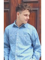 ジジバイワースホワイル(jiji by WORTH WHILE)&nbsp;刈り上げセンターパートサーフカールフェザーパーママレットヘア