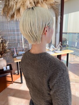 blond short