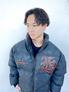 メンズパーマ/ツイストスパイラル/センターパート/ハイライト