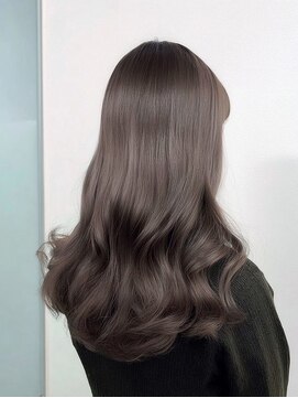 イル(iLe.) ミルクティーベージュブリーチなしダブルカラーレイヤーカット