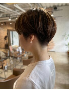 スペックホルダー(Spec Holder) 小顔刈り上げハンサムショート12.27