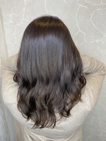 ジーナ 銀座(Zina) 小顔セミウェットウェーブ　ピンクベージュハイライトカラー