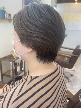 クオリア(Quaria) グラデーション×ハンサムショート