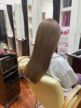 美容室ヒラトヤ 都南店 ブリーチダブルカラーパールベージュ抜け感艶カラー20代30代40代