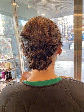 ヴィサージュクルー(VISAGE crew) ヘアセット×三つ編みアップスタイル