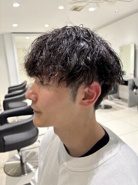 メンズ × スパイラルパーマ × 束感マッシュ