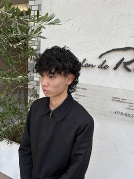 サロン ド ロイ(Salon de Roi) 大きめカールの海外風カーリーパーマ！メンズウルフ