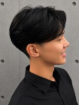 トゥルートラスト オムオム 甲府和戸(True Trust HOMME HOMME) ショートセンターパート カルマヘア メンズパーマ