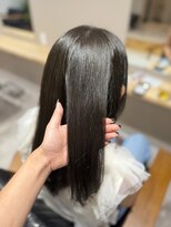 アンビス(1bis)&nbsp;赤みを抑えた艶感ダークオリーブカラー