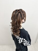 ソリン(Solin')&nbsp;編み込みカチューシャ×リボンハーフツイン