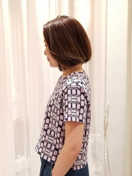 はな(hana) グレージュハイライト_3Dカラーボブ