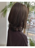 ミディアムボブ × オリーブグレージュ