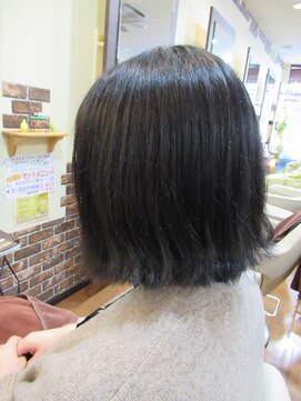 美容室 M 前下がり外ハネボブ