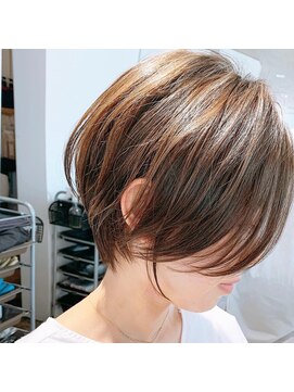 ミキ(Miki) 色気のあるシンプルショート