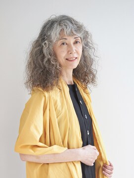 えがお美容室 【えがお美容室】50代60代に人気☆ロングウェーブヘア