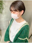 ワイドバング、マッシュショート、耳かけショート、グレージュ