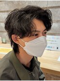 センターパートツイストスパイラルパーマメンズ波巻きパーマ