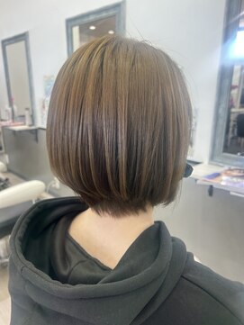 ツーウィークス プラス(2Weeks plus) ツヤ感☆ハイトーンショート