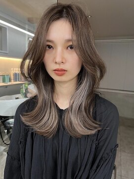 サイン 渋谷(SIGN) レイヤーカットインナーカラーイヤリングカラ一色落ち綺麗表参道