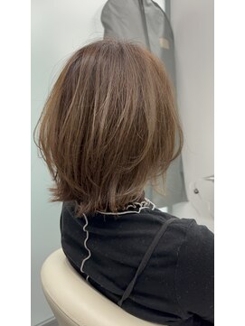 ジエクト アイロ(The Ect ilo) ミディアムレイヤーボブ　ココアグレージュ