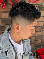 ムア(MUA)&nbsp;フェザーアップ　フェードカット　ビジネスパーマ