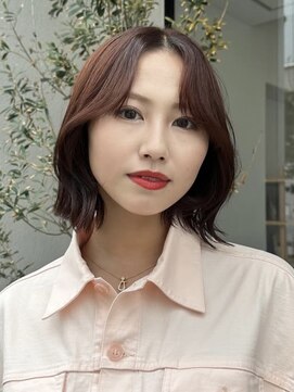 ブローチェアヴェダ 韓国ミディアムヘア［ヨシンモリ/センターパート/韓国］