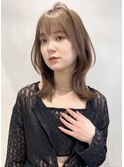 ミディアムくびれヘアレイヤーハッシュ
