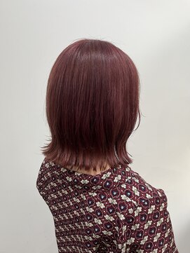 ニル 大泉学園(nilu) 外はねくびれボブ×高明度カシスピンク