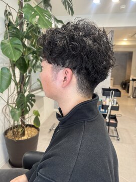 ガーベラ(gerbera) ツーブロック×スパイラルパーマ