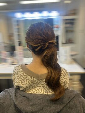 マーズ(Hair&Make Mars+) サイドポニー