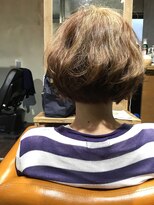 ヘアーアンドメイク ラブストラック(Hair&Make LOVESTRUCK) ピングレカラーのショートボブ