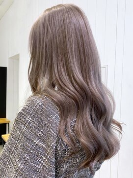 アイティーバイアルバム 八王子店(IT by ALBUM) ホワイトミルクティー_くびれミディイヤリングカラー_ba320062