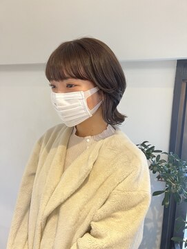 トレス(TRESS) くびれミディアム　レイヤーボブ　オリーブカラー　ウルフボブ