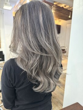 ハーツ(Heart's) 白髪ぼかしバレイヤージュ脱白髪染め大人ミディ大人レイヤー