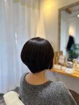 ハッコ(hacco) ひし形ツヤショート/グレージュへアカラー/フレンチカジュアル