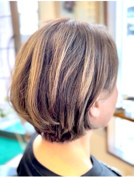 ココモ(cocomo) 丸みショートボブ