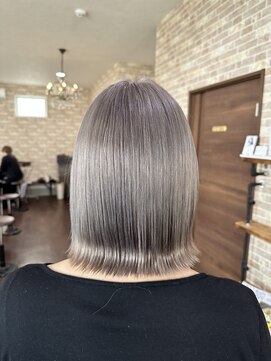 オンアンドオフ ON and OFF グレージュ