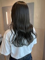 シダ(sida SAIIN) 20代30代セミロングシアーグレー