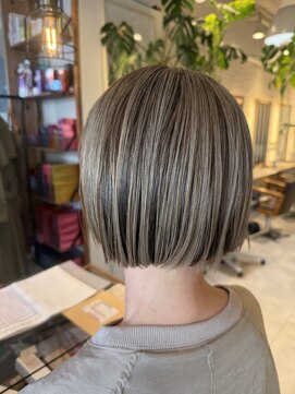 ヴィサージュヴィフ パワード バイ モンス(VISAGEVIF POWERED BY MONS) 白髪ぼかしハイライト