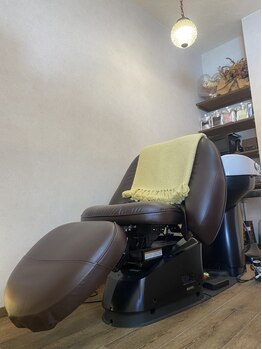 チッタ(chitta)の写真/フルフラットyumeシャンプーでリラックスしたひと時を過ごせる。足が伸ばせるレッグレストタイプ◎