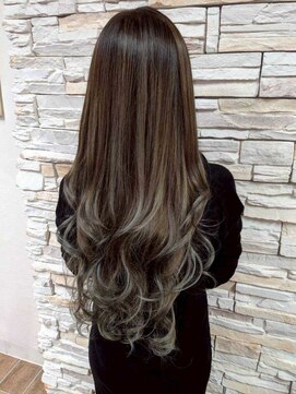 ジュリアンマーラ(Julien Mara) ハイライト/グレージュ/グラデーション/ウェーブ/モテ髪ロング