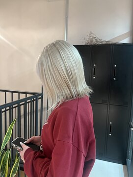 ソウィ(sowi) ホワイトブロンド