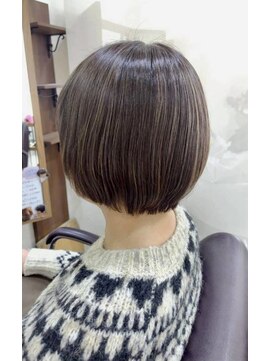 イタクラ 赤道店 (ITAKURA) 白髪ぼかしハイライト/ミセスヘア/ショートヘア/ハイライト