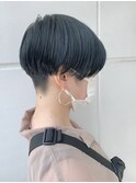 刈り上げショート×ブルーブラック